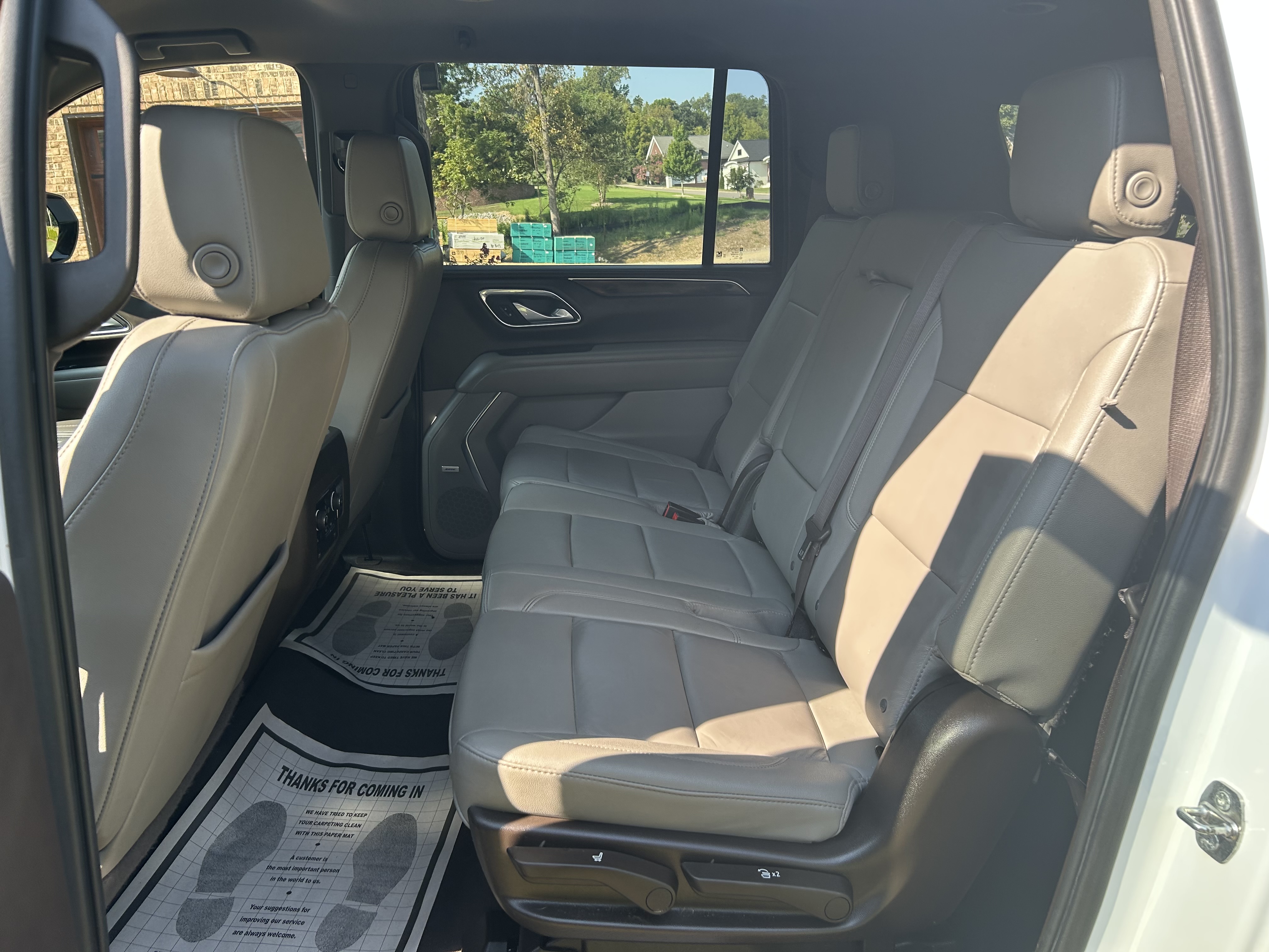 Used 2022 Chevrolet Suburban Z71 w/ Luxury Package AWD/4WD image 16