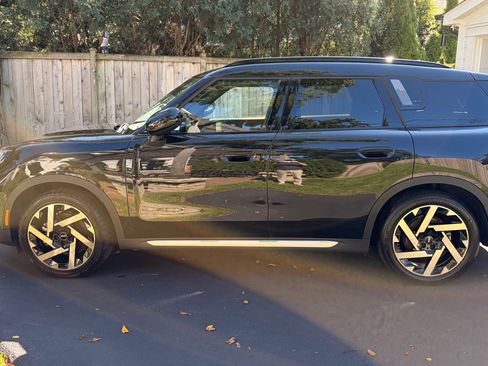 Used 2025 MINI Cooper Countryman SE w/ Comfort Package Max AWD/4WD image 9