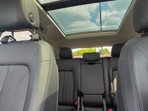 Used 2019 Audi Q5 2.0T Premium Plus w/ Premium Plus Package AWD/4WD image 8