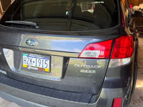 Used 2011 Subaru Outback 2.5i Premium image 27