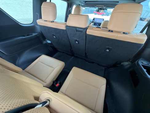 Used 2022 Lexus LX 600 4WD w/ Interior Upgrade Package image 18