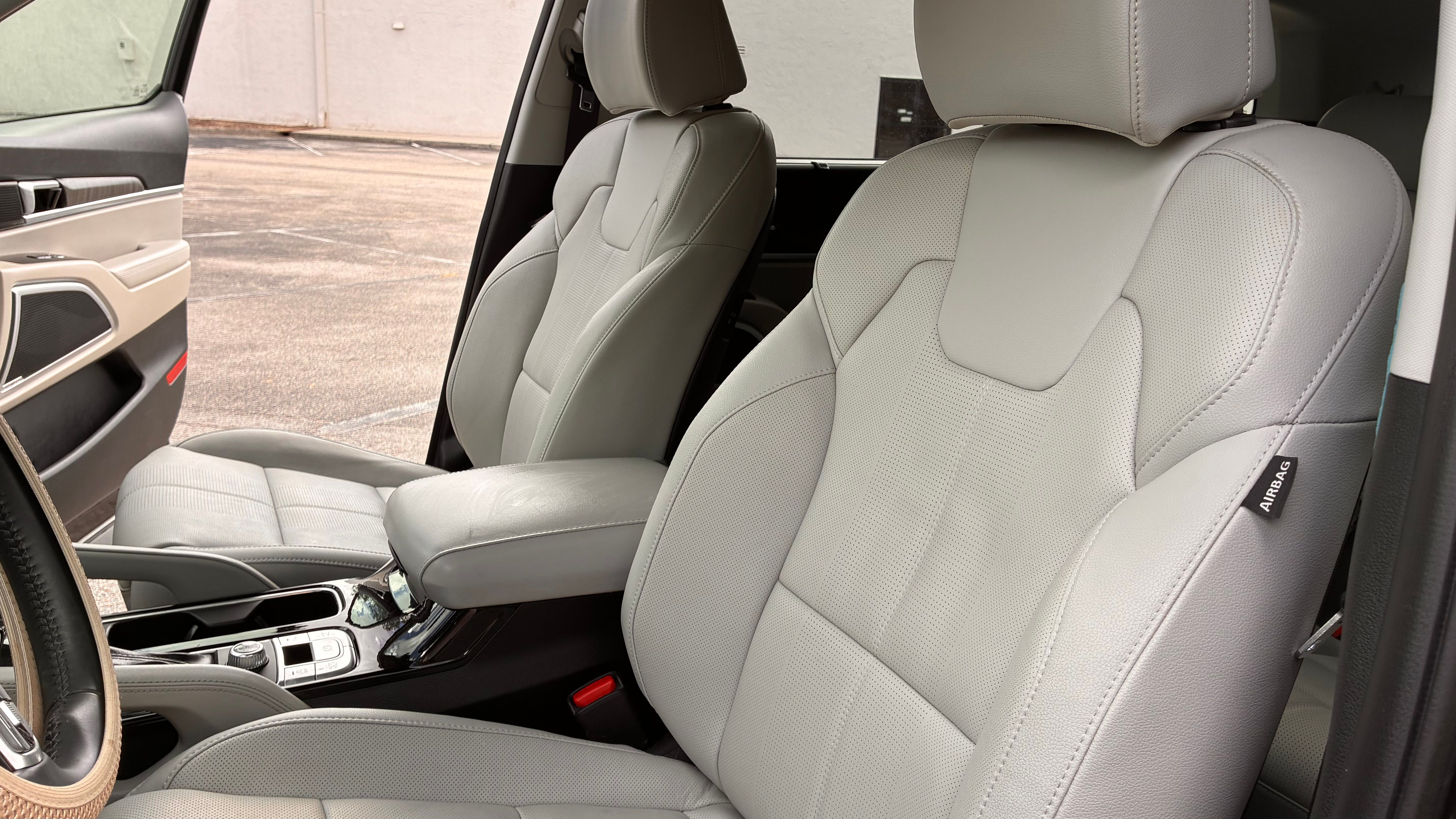Used 2025 Kia Telluride SX FWD image 9