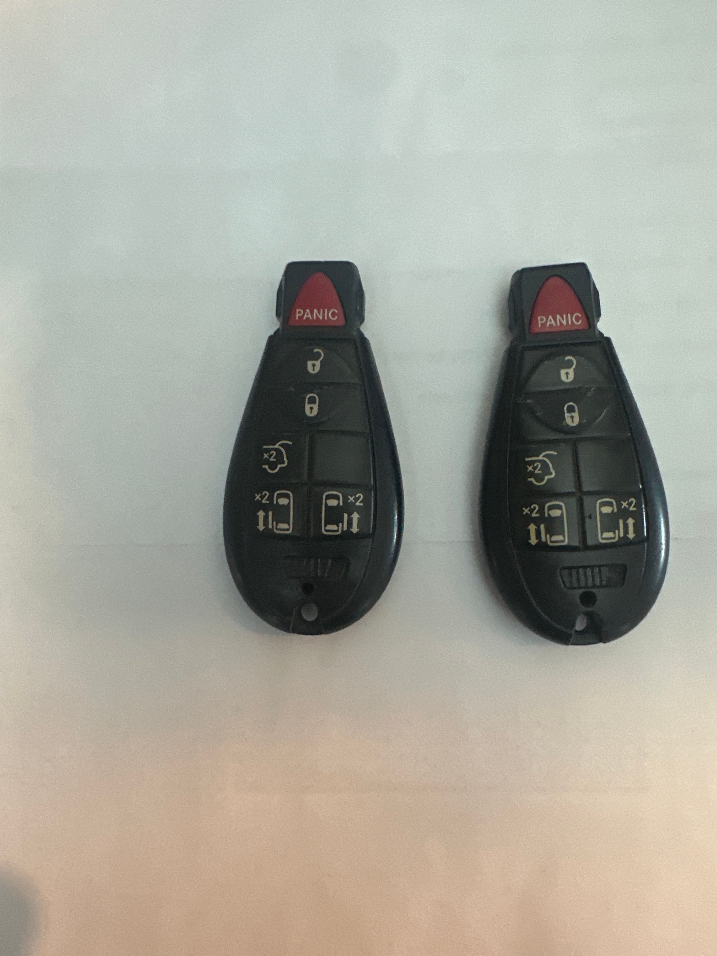 Used 2016 Chrysler Town & Country Touring FWD image 14