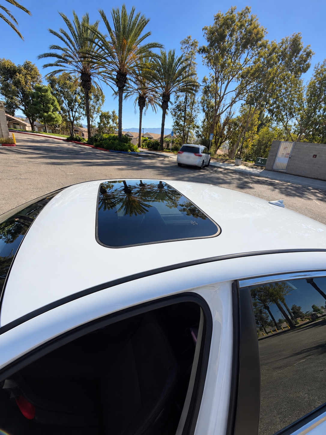 Used 2015 INFINITI Q50 w/ Moonroof Package RWD image 8