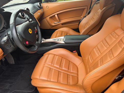 Used 2011 Ferrari California image 10