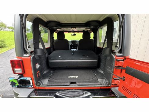 Used 2015 Jeep Wrangler Sport AWD/4WD image 11