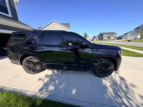 Used 2021 GMC Yukon SLT w/ SLT Luxury Plus Package AWD/4WD image 2