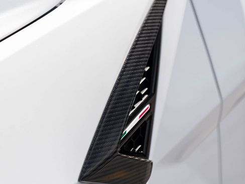 Used 2020 Lamborghini Urus image 10