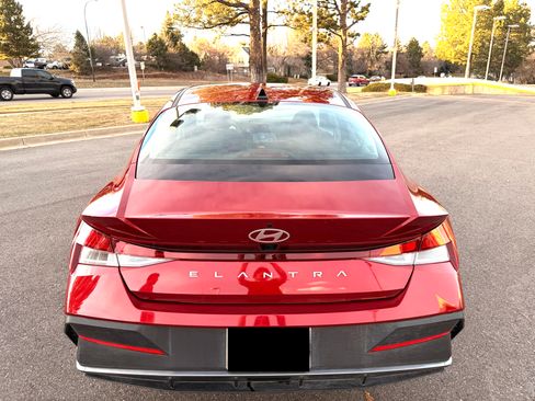 Used 2024 Hyundai Elantra SEL image 4