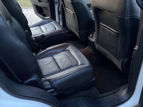 Used 2016 Ford Explorer XLT w/ Equipment Group 202A image 11