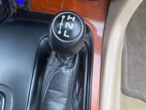 Used 2000 Lexus LX 470 4WD image 16