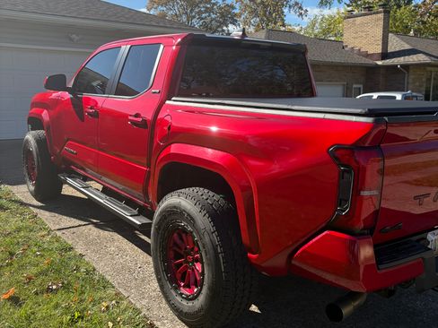 Used 2024 Toyota Tacoma SR5 image 9