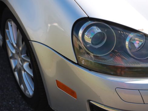 Used 2007 Volkswagen GTI 2.0T 2-Door image 12