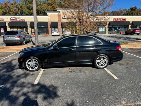 Used 2011 Mercedes-Benz C 300 Sedan image 4