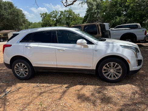 Used 2017 Cadillac XT5 Luxury AWD/4WD image 1