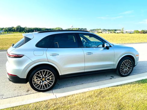 Used 2021 Porsche Cayenne S AWD/4WD image 6