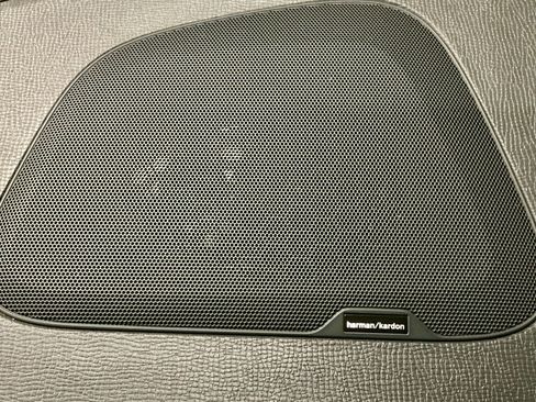 Used 2016 Volvo XC60 T6 R-Design Platinum w/ Climate Package image 22