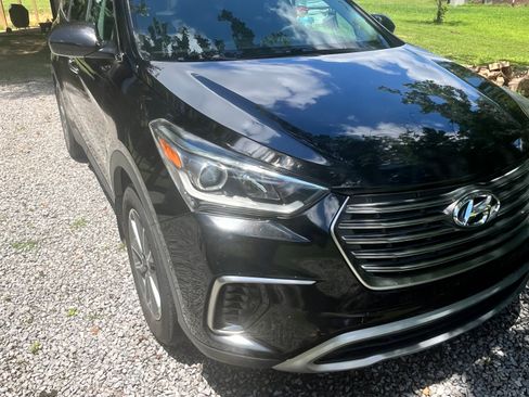 Used 2018 Hyundai Santa Fe SE w/ Cargo Package FWD image 1