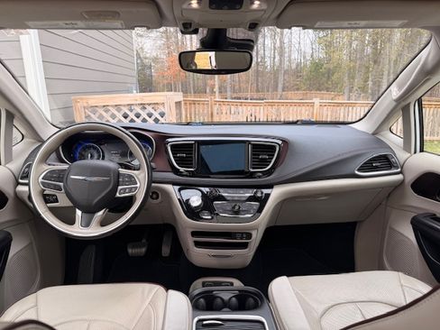 Used 2017 Chrysler Pacifica Limited w/ Advanced Safetytec Group image 11