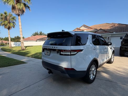 Used 2019 Land Rover Discovery SE AWD/4WD image 10