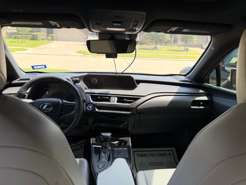 Used 2020 Lexus UX 250h w/ Premium Package AWD/4WD image 10