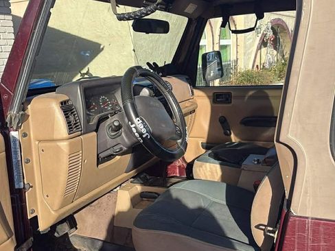 Used 2002 Jeep Wrangler Sahara image 16