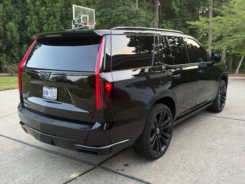Used 2021 Cadillac Escalade Sport Platinum RWD image 11