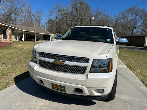 Used 2013 Chevrolet Avalanche LTZ image 1