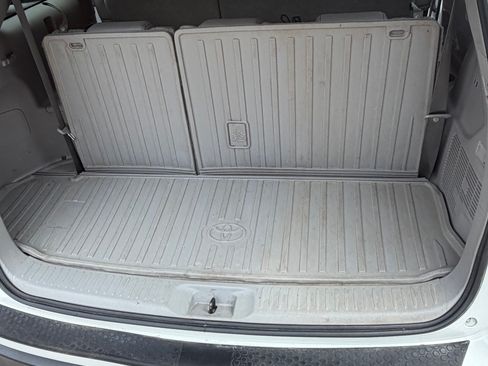Used 2018 Toyota Highlander XLE AWD/4WD image 19