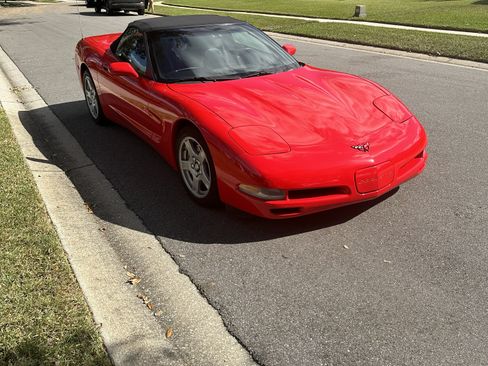 Used 1998 Chevrolet Corvette Convertible w/ Performance Handling Pkg image 8