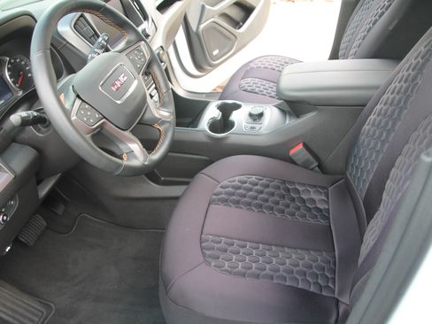 Used 2024 GMC Terrain AT4 w/ Infotainment Package II image 11