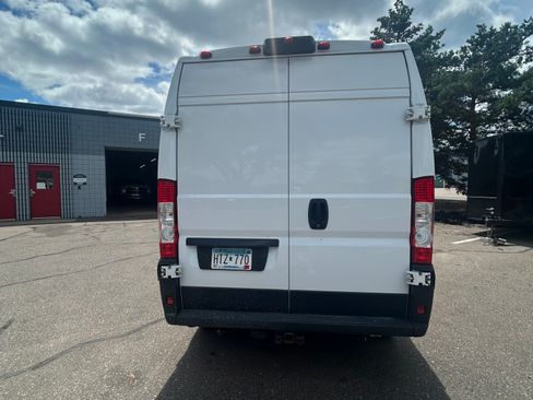 Used 2021 RAM ProMaster 2500 w/ Convenience Group FWD image 12