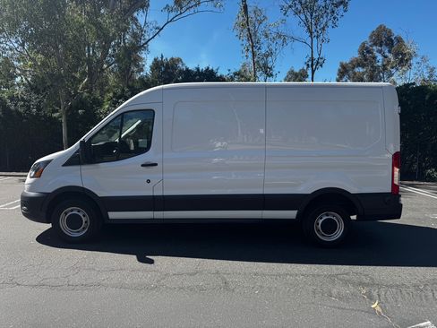Used 2020 Ford Transit 250 Medium Roof RWD image 4