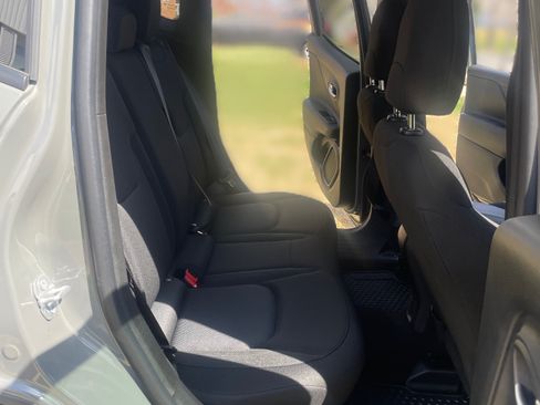 Used 2022 Jeep Renegade Sport w/ Sport Appearance Group image 12