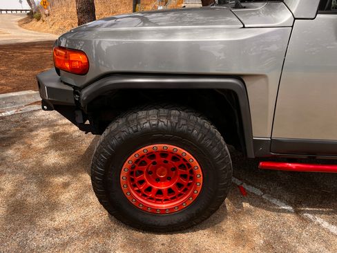 Used 2010 Toyota FJ Cruiser 4WD image 15