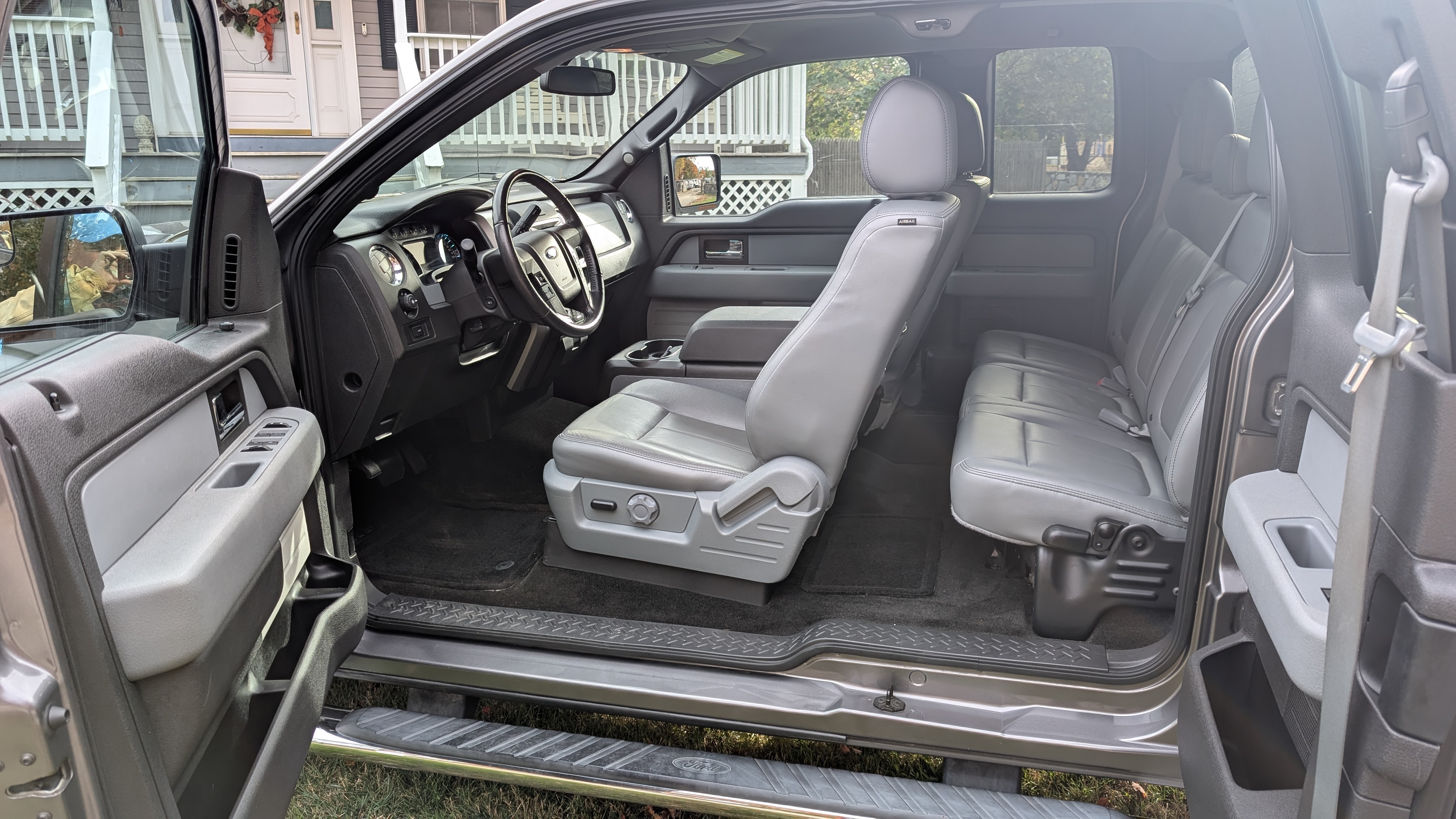 Used 2014 Ford F150 XLT w/ Equipment Group 302A Luxury AWD/4WD image 14