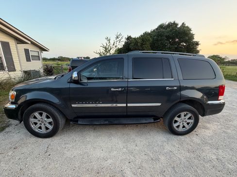 Used 2007 Chrysler Aspen Limited w/ Trailer Tow Group RWD image 15