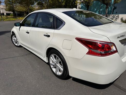 Used 2013 Nissan Altima 2.5 SV image 6