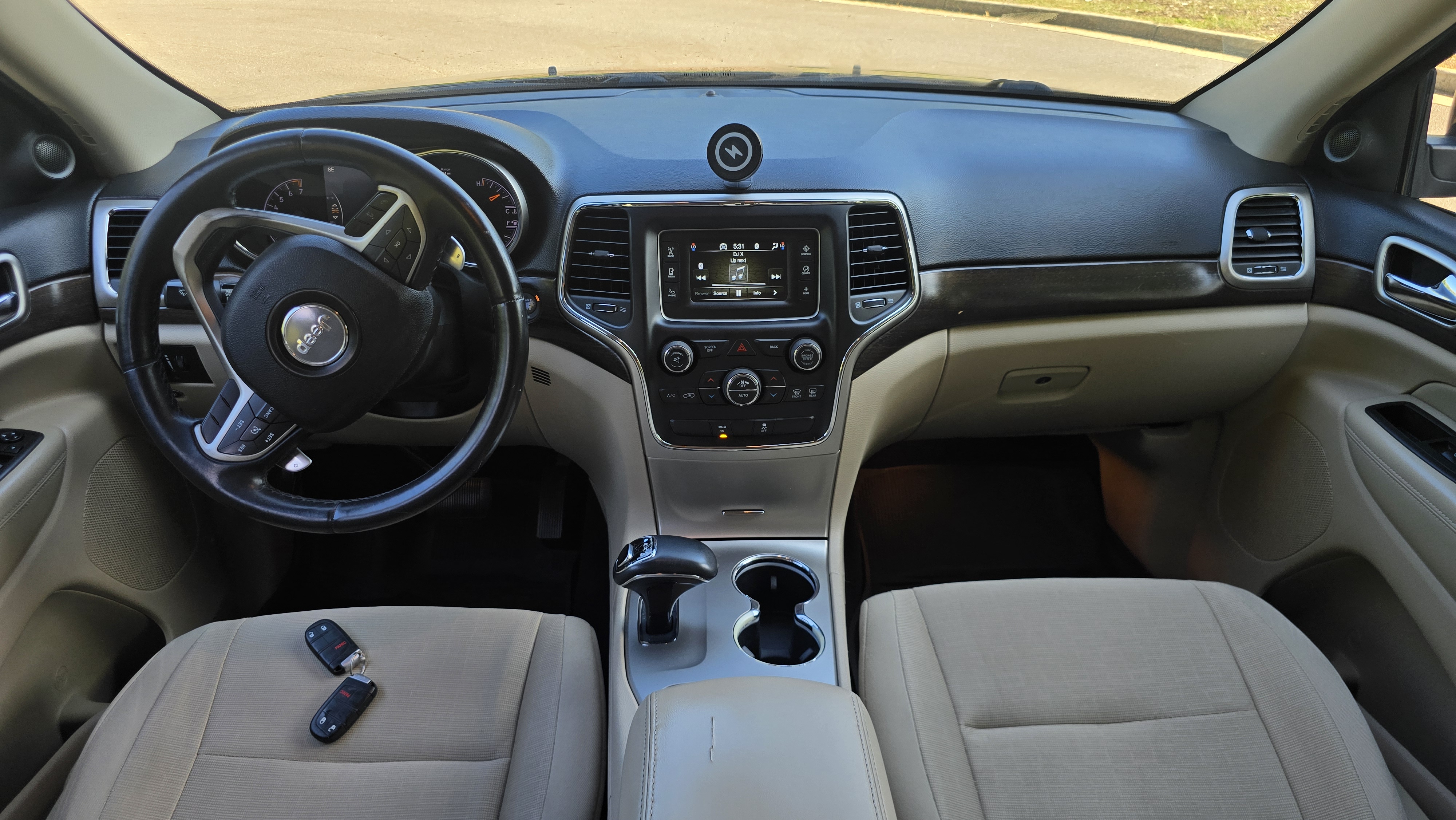 Used 2014 Jeep Grand Cherokee Laredo w/ Quick Order Package 23E AWD/4WD image 12