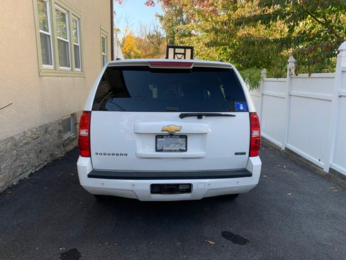 Used 2012 Chevrolet Suburban LT image 26