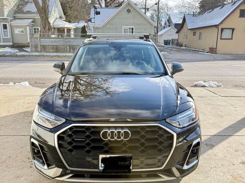 Used 2022 Audi Q5 2.0T Premium w/ Convenience Package image 2