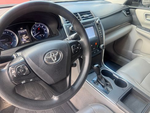 Used 2016 Toyota Camry LE image 12