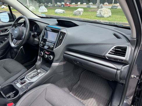 Used 2019 Subaru Forester Premium AWD/4WD image 31