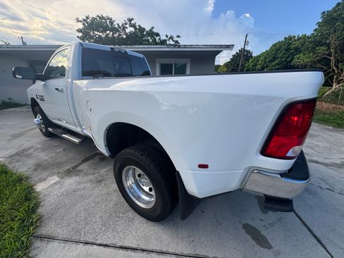 Used 2018 RAM 3500 SLT w/ Popular Equipment Group AWD/4WD image 5