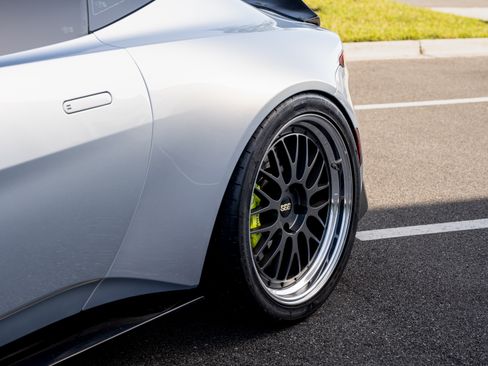 Used 2019 Aston Martin V8 Vantage Coupe RWD image 2