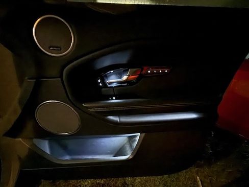 Used 2017 Land Rover Range Rover Evoque SE image 20