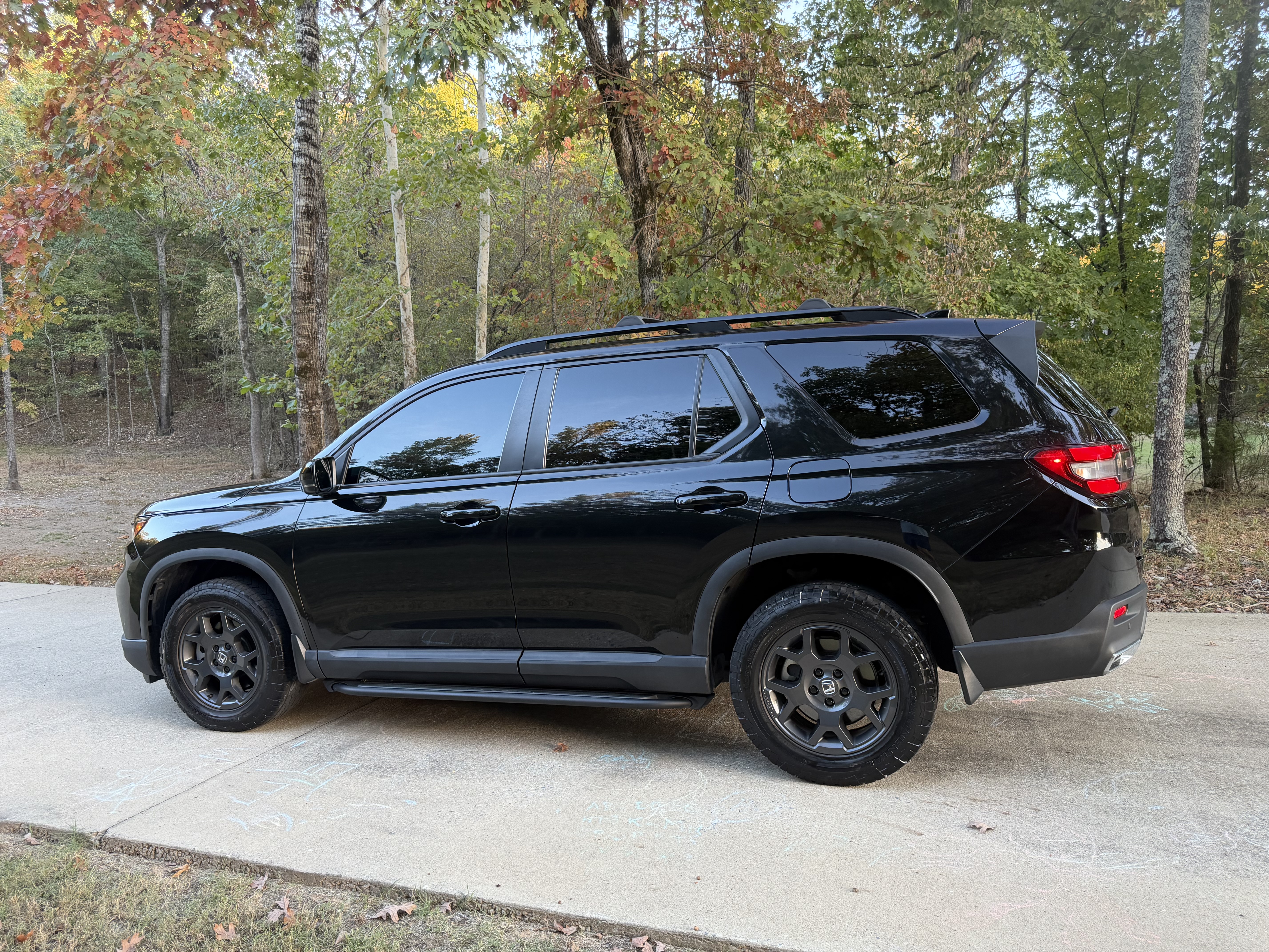 Used 2023 Honda Pilot TrailSport image 4