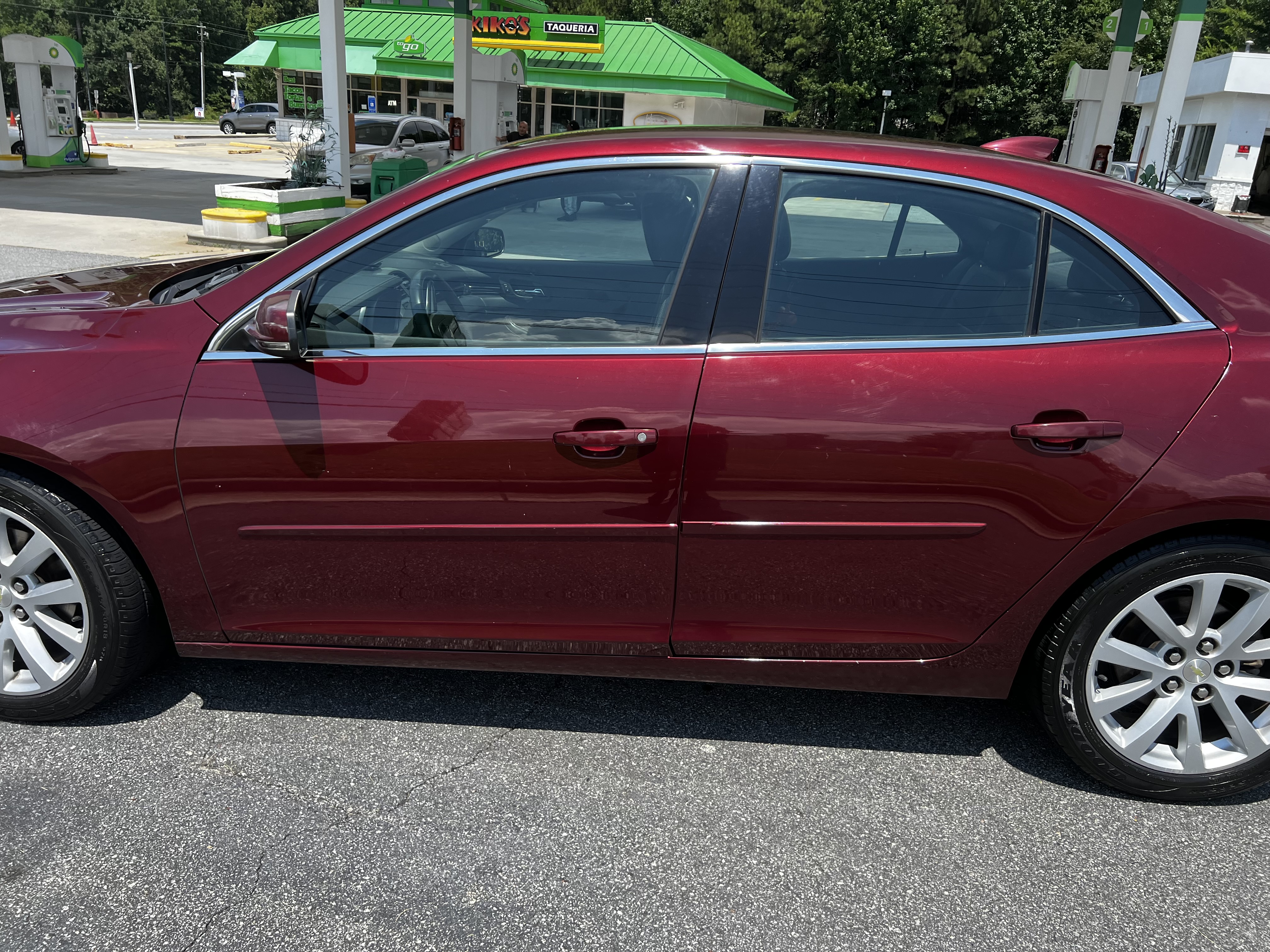 Used 2015 Chevrolet Malibu LT w/ Leather Package FWD image 4