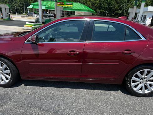 Used 2015 Chevrolet Malibu LT w/ Leather Package FWD image 4