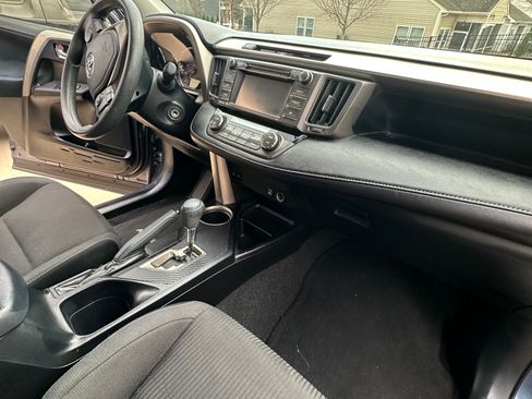 Used 2014 Toyota RAV4 XLE image 21